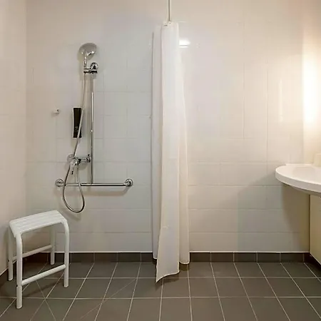 Otel Cite De L'espace Gonord 3*
